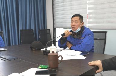 領導發(fā)表講話.jpg